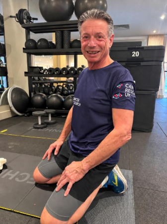 Former RPSA Chairman takes on October plank challenge for Cancer Research UK